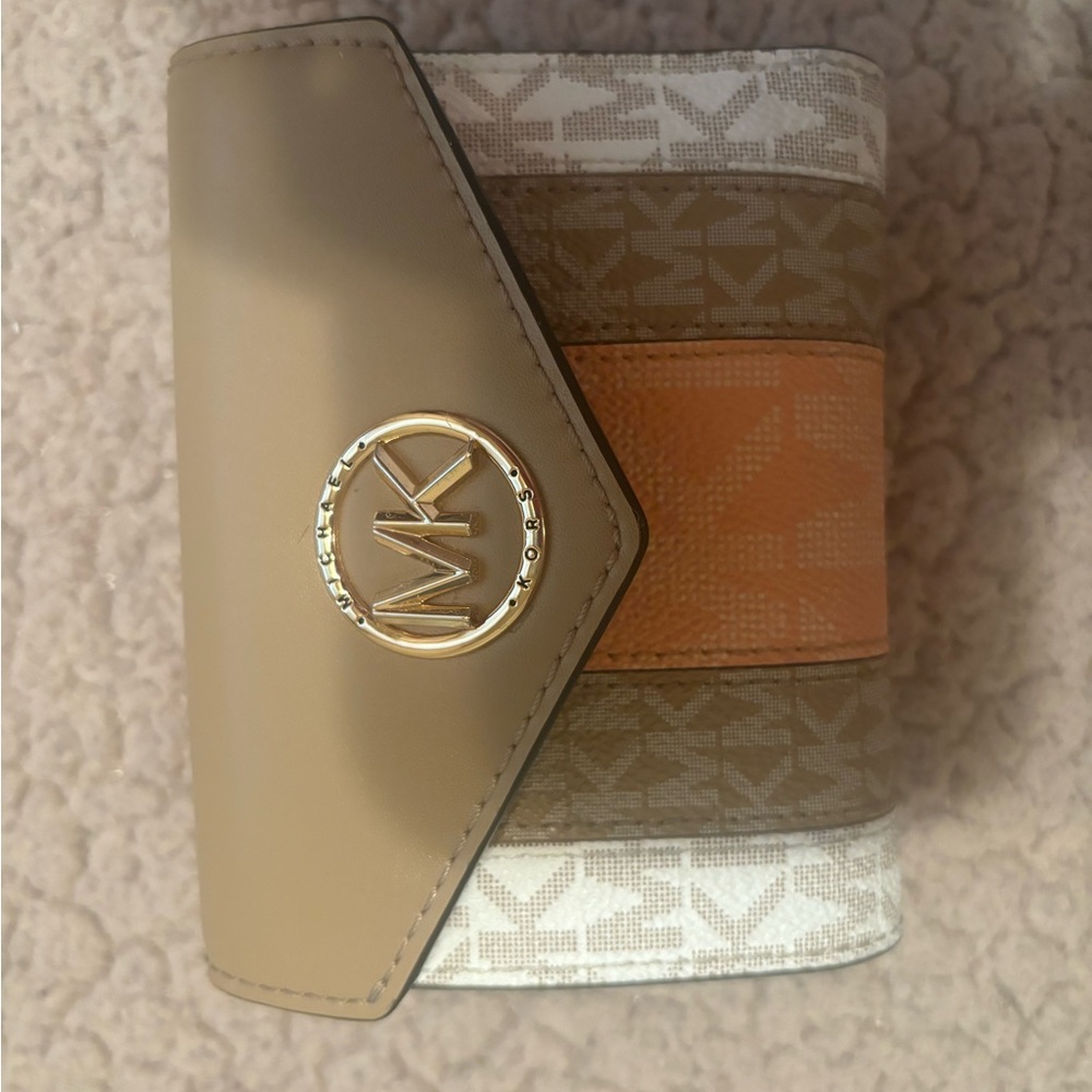 Great condition Michael Kors wallet
